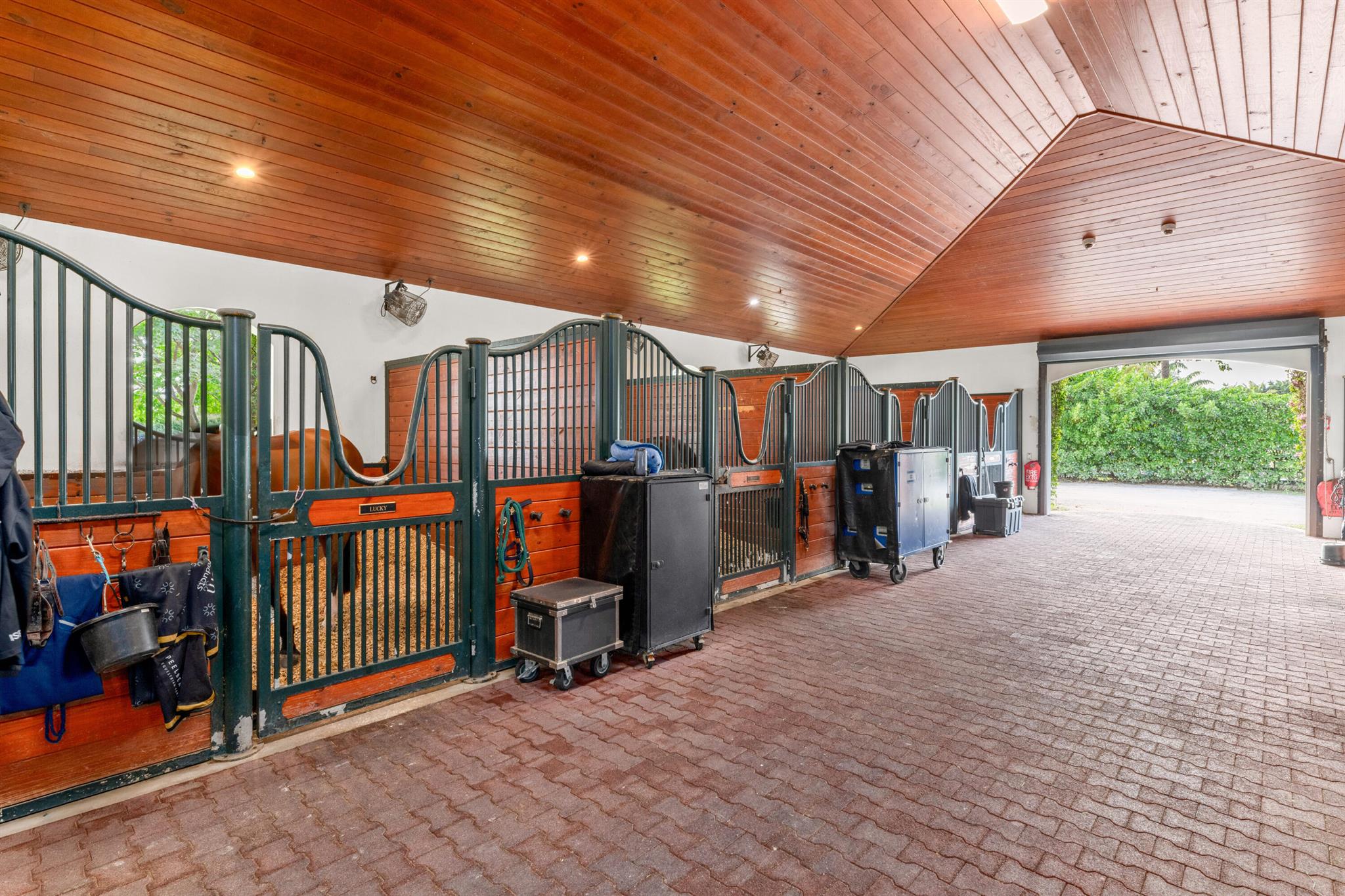 SADDLE CLUB OF WELLINGTON - Residential