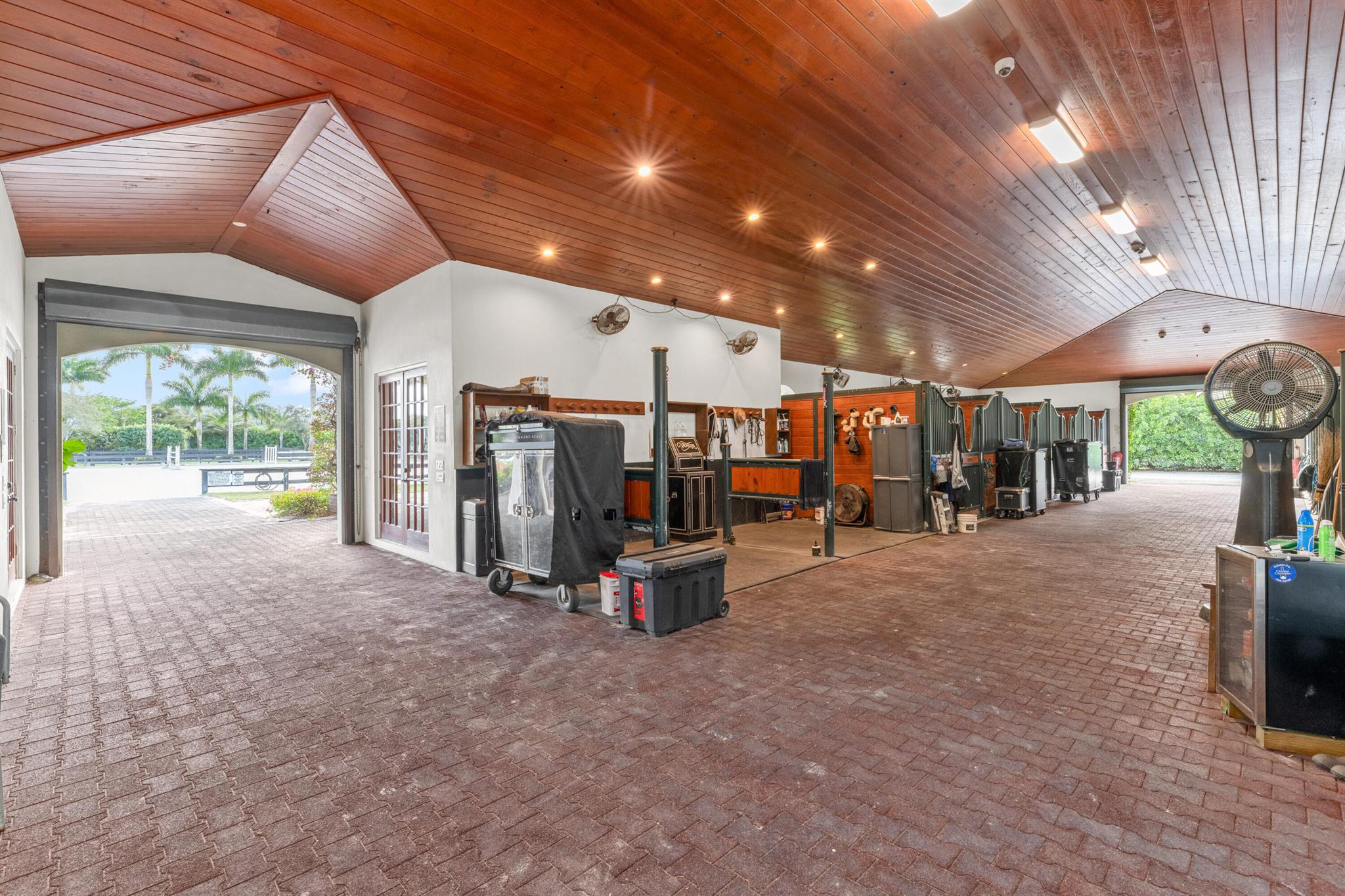 SADDLE CLUB OF WELLINGTON - Residential