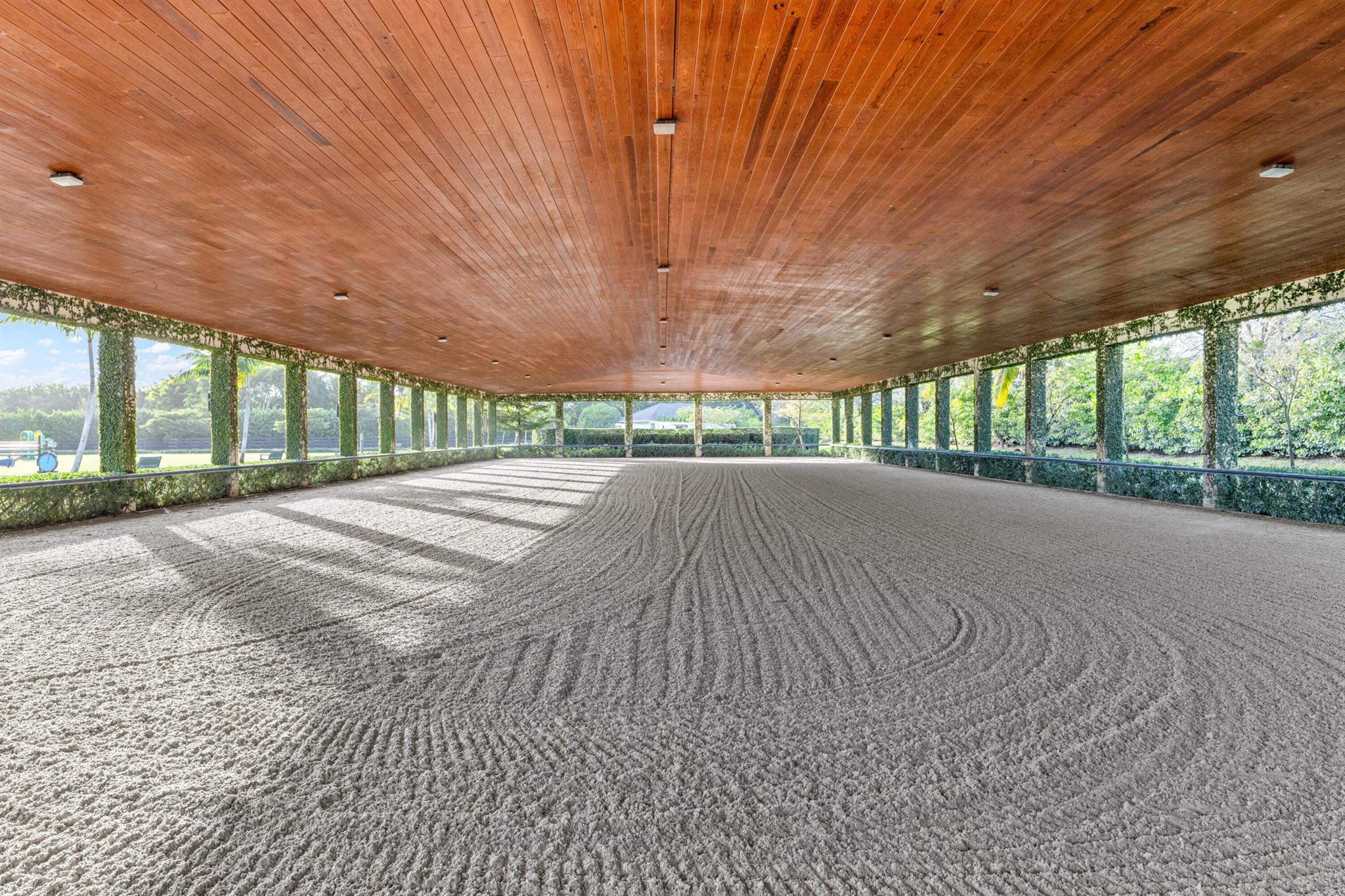 SADDLE CLUB OF WELLINGTON - Residential