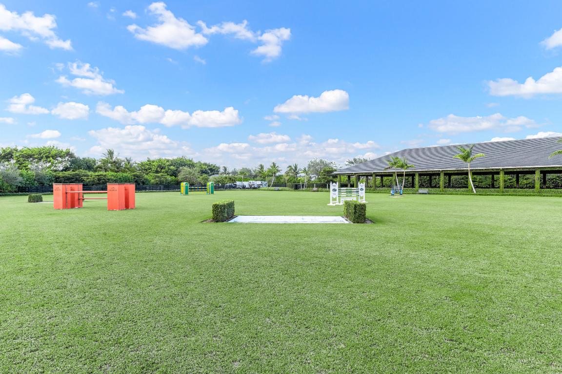 SADDLE CLUB OF WELLINGTON - Residential