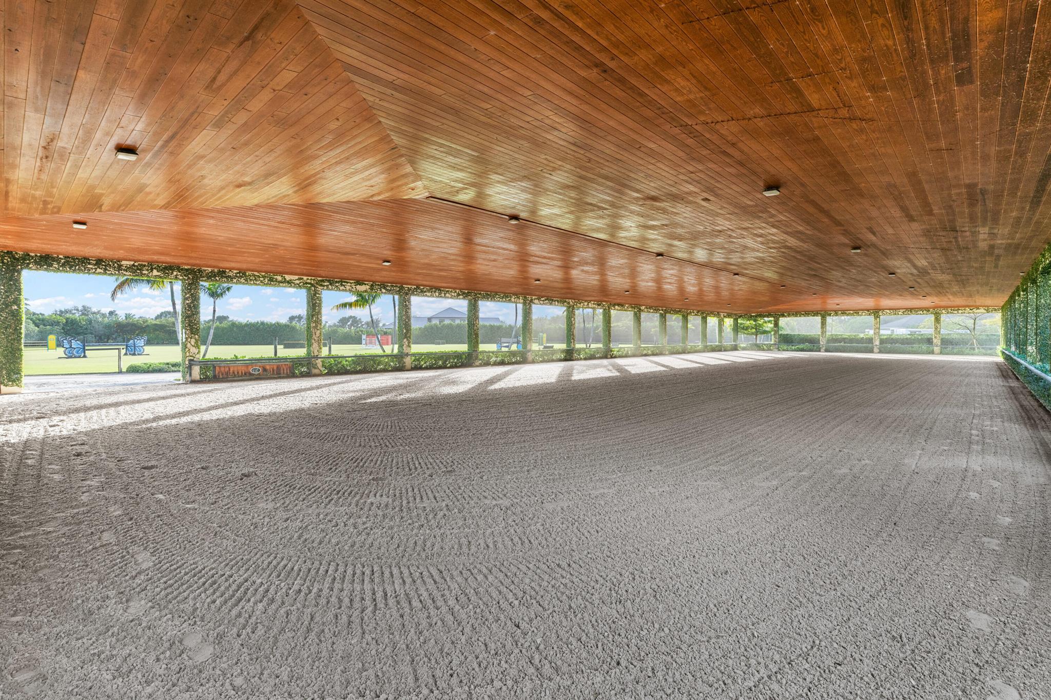 SADDLE CLUB OF WELLINGTON - Residential