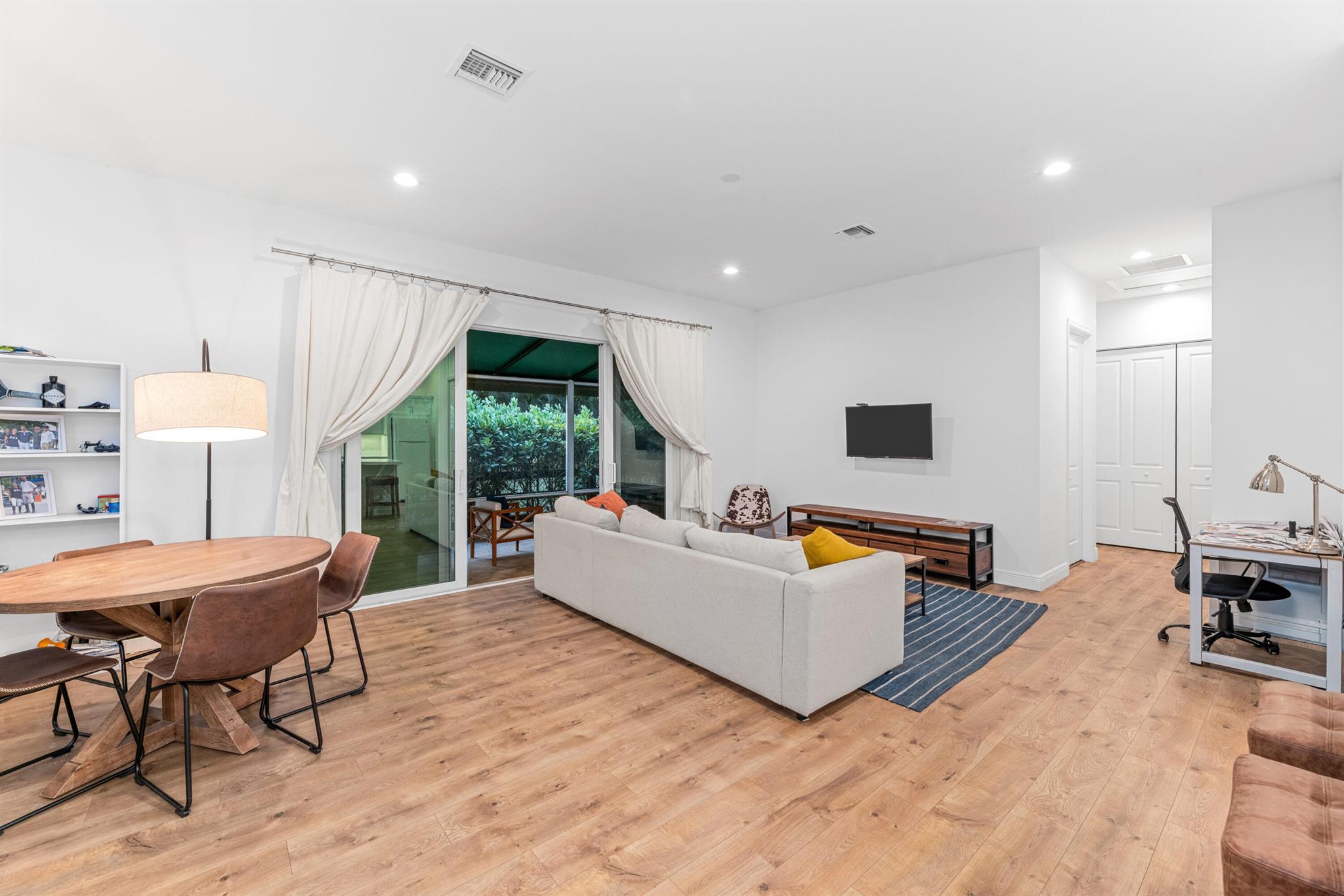 SADDLE CLUB OF WELLINGTON - Residential