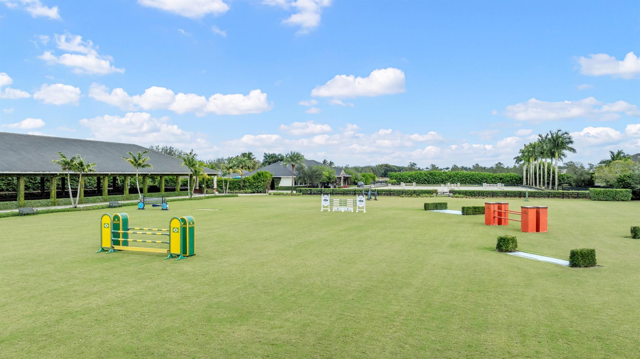 SADDLE CLUB OF WELLINGTON - Residential