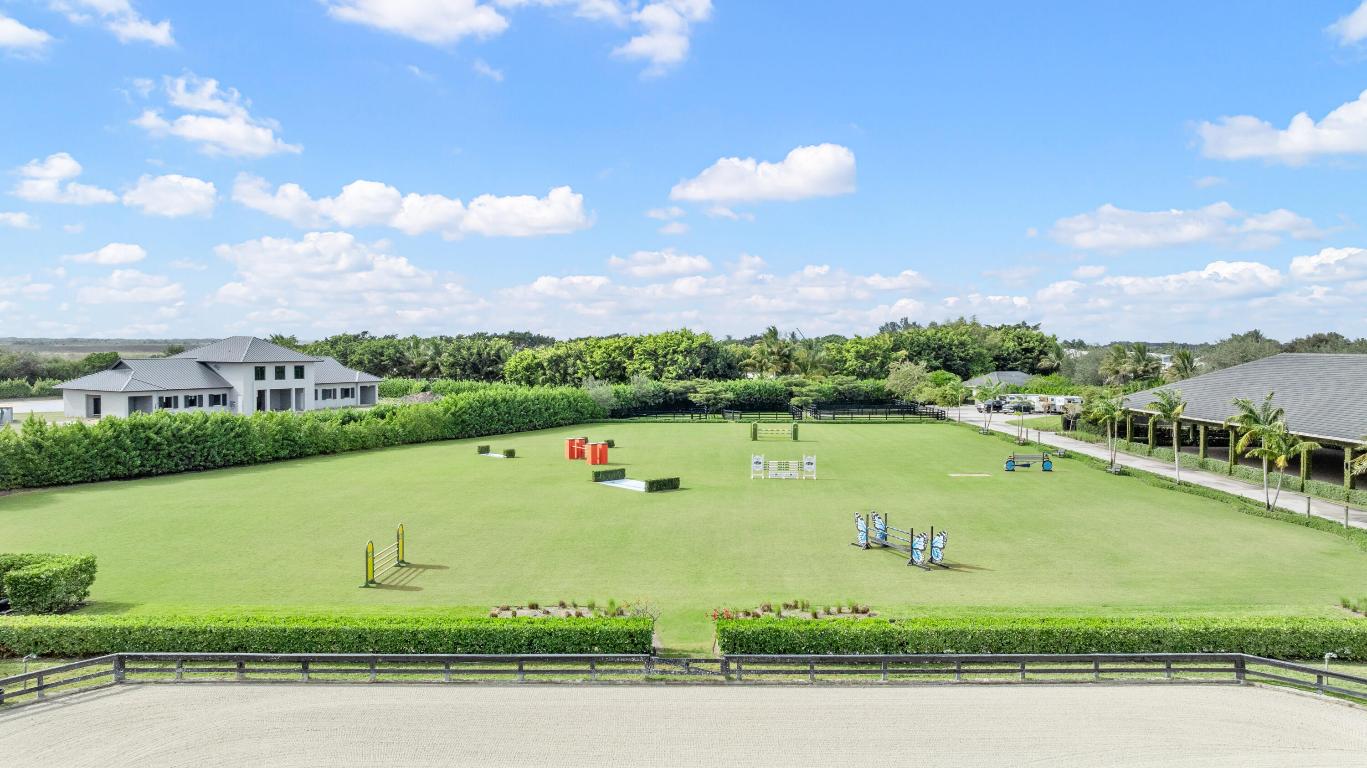 SADDLE CLUB OF WELLINGTON - Residential