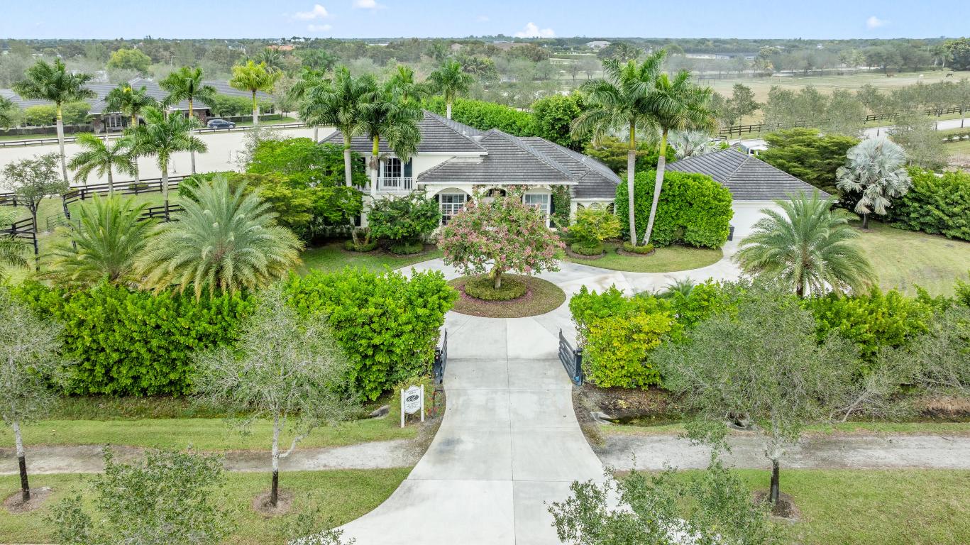 SADDLE CLUB OF WELLINGTON - Residential