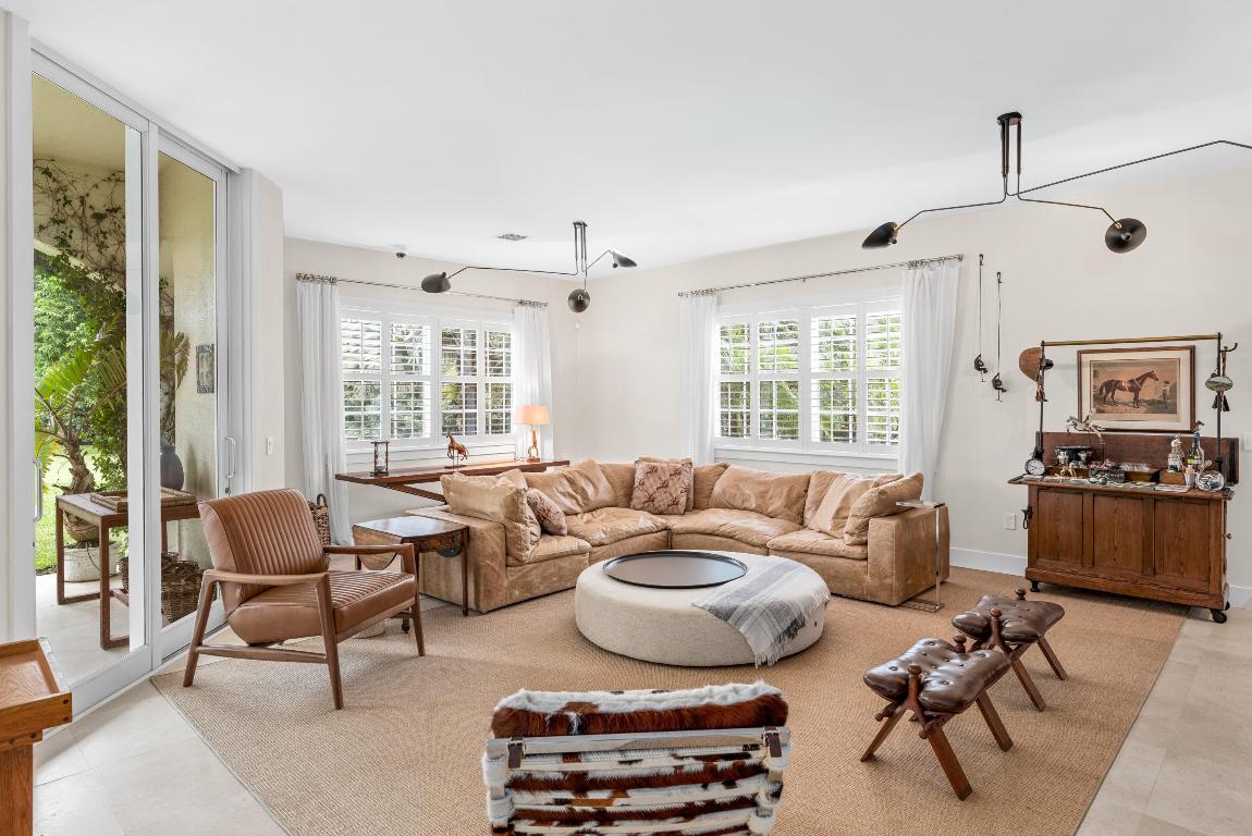 SADDLE CLUB OF WELLINGTON - Residential