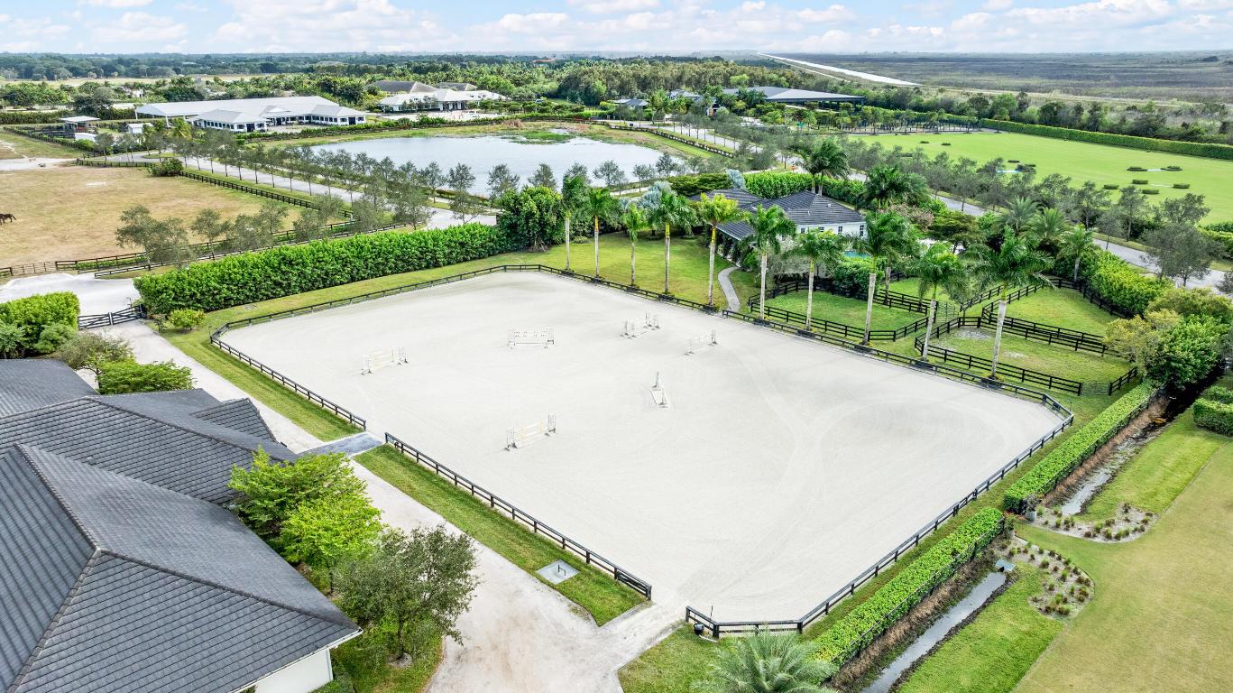 SADDLE CLUB OF WELLINGTON - Residential