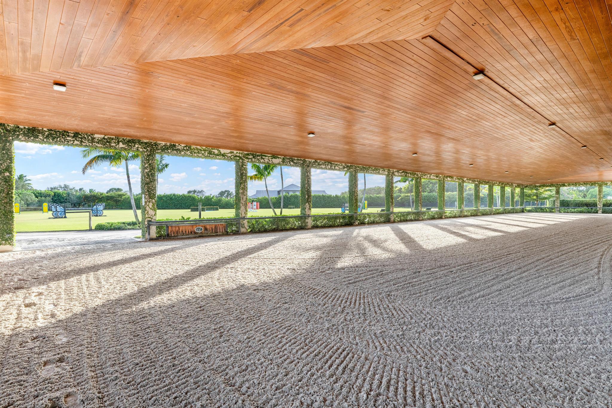 SADDLE CLUB OF WELLINGTON - Residential