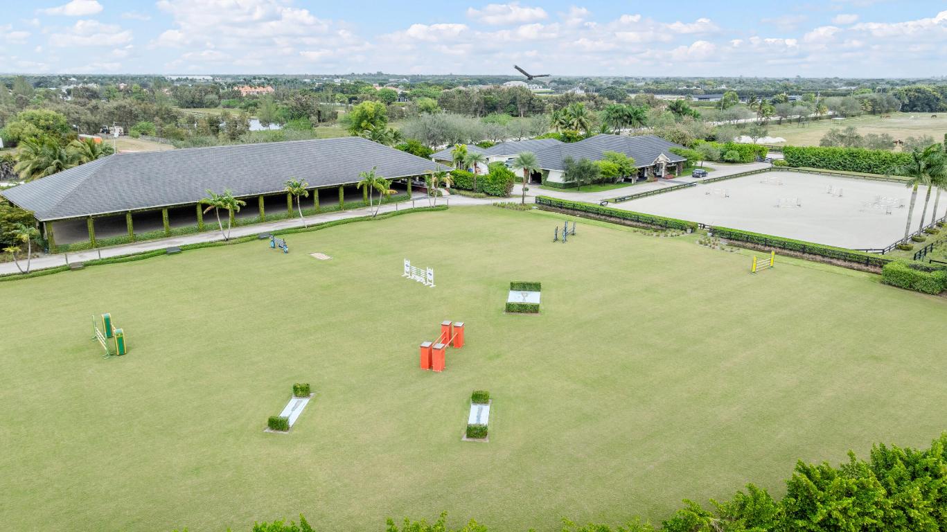 SADDLE CLUB OF WELLINGTON - Residential