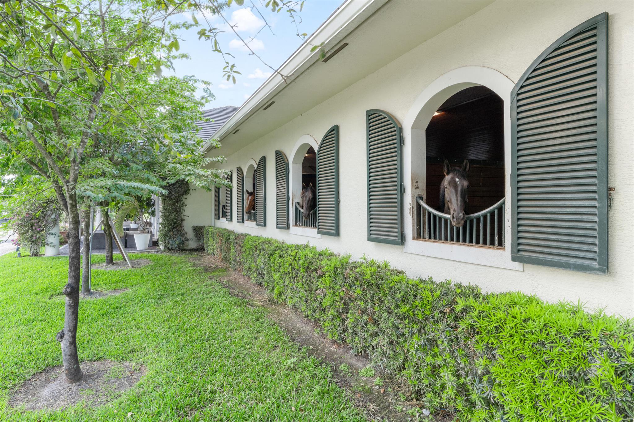 SADDLE CLUB OF WELLINGTON - Residential