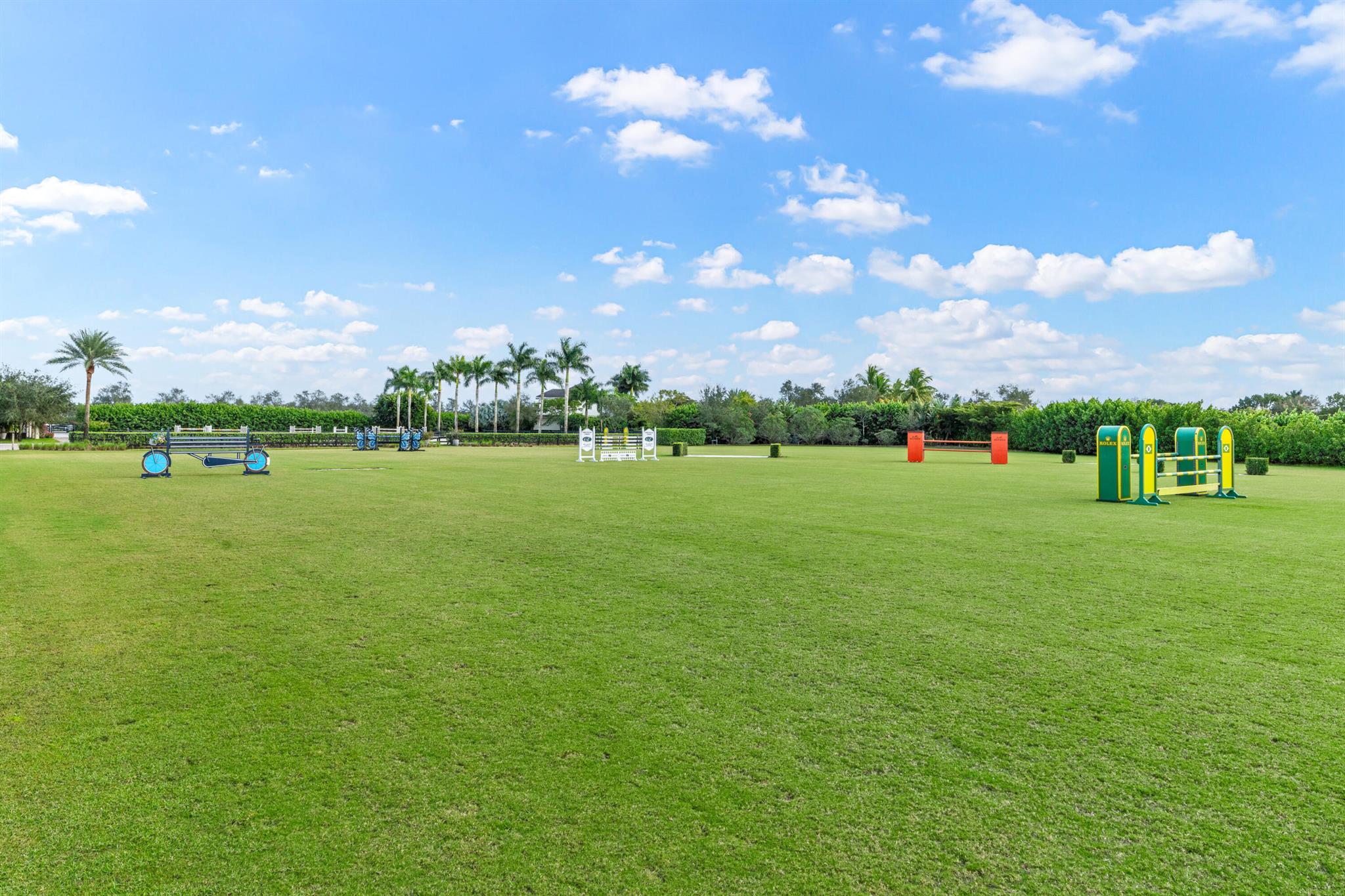 SADDLE CLUB OF WELLINGTON - Residential