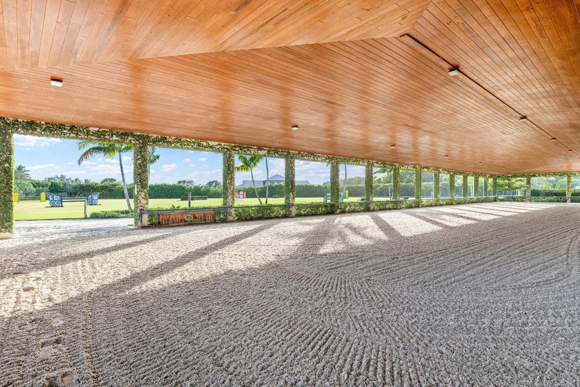 SADDLE CLUB OF WELLINGTON - Residential