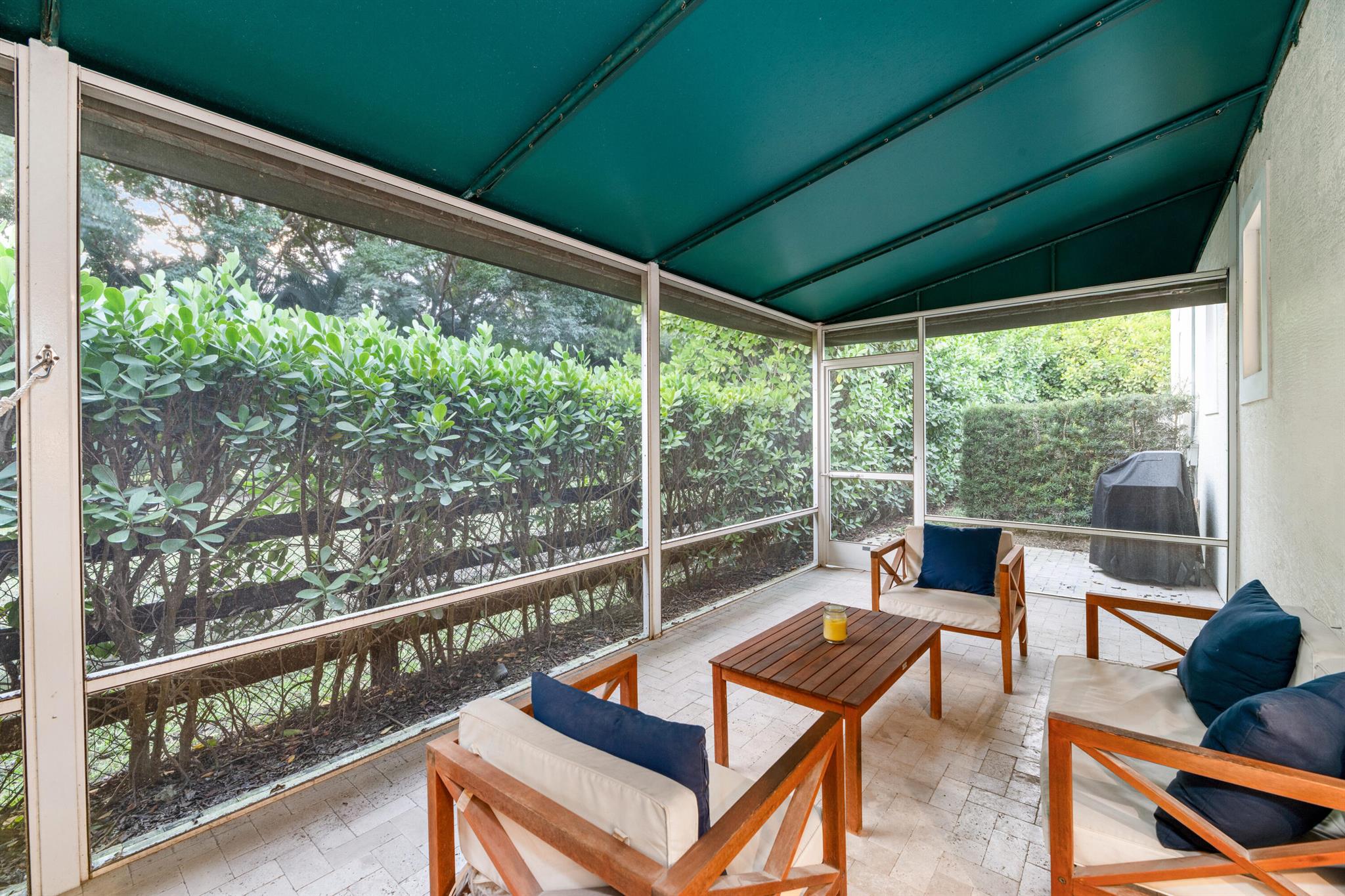 SADDLE CLUB OF WELLINGTON - Residential