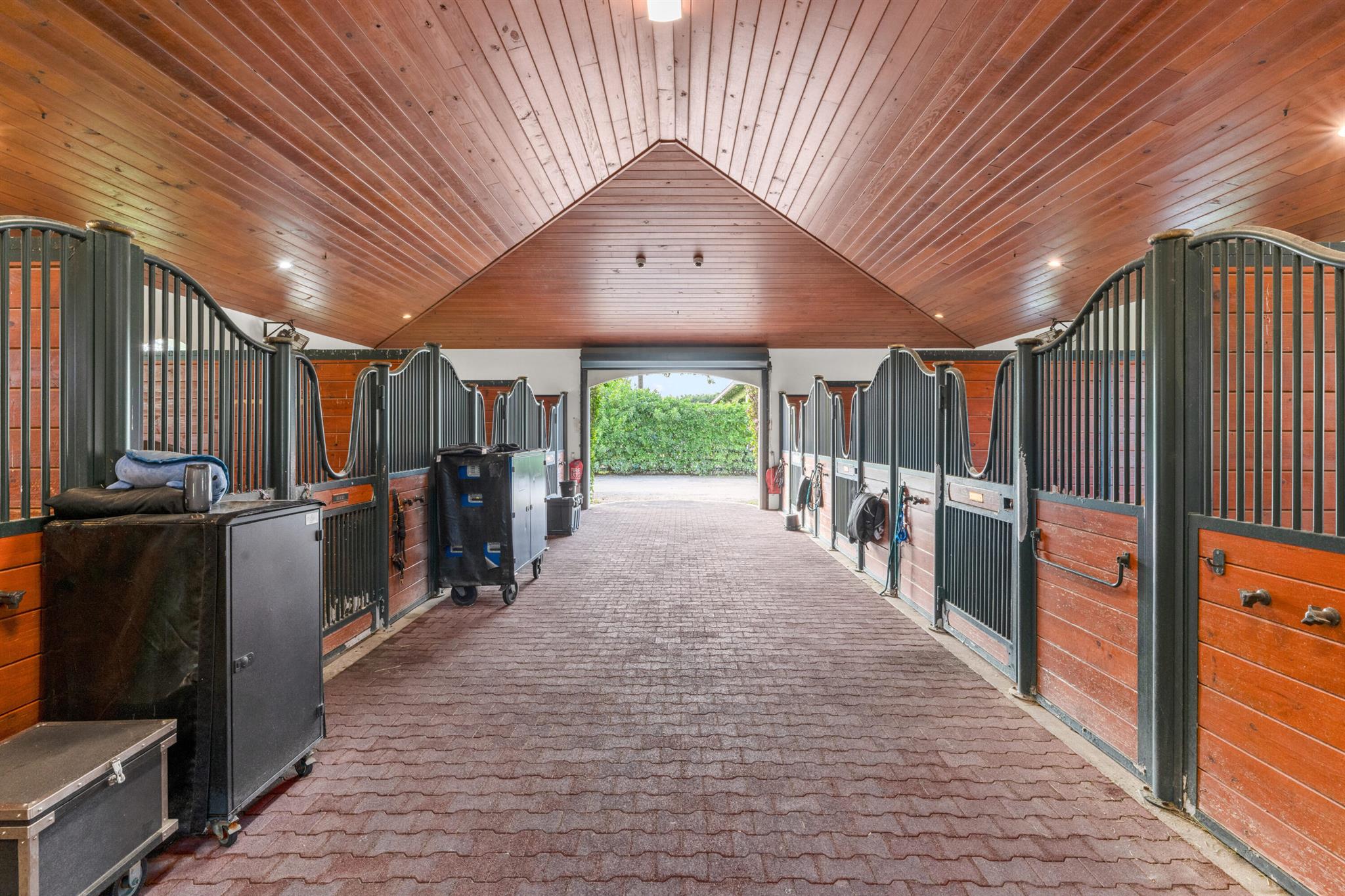 SADDLE CLUB OF WELLINGTON - Residential