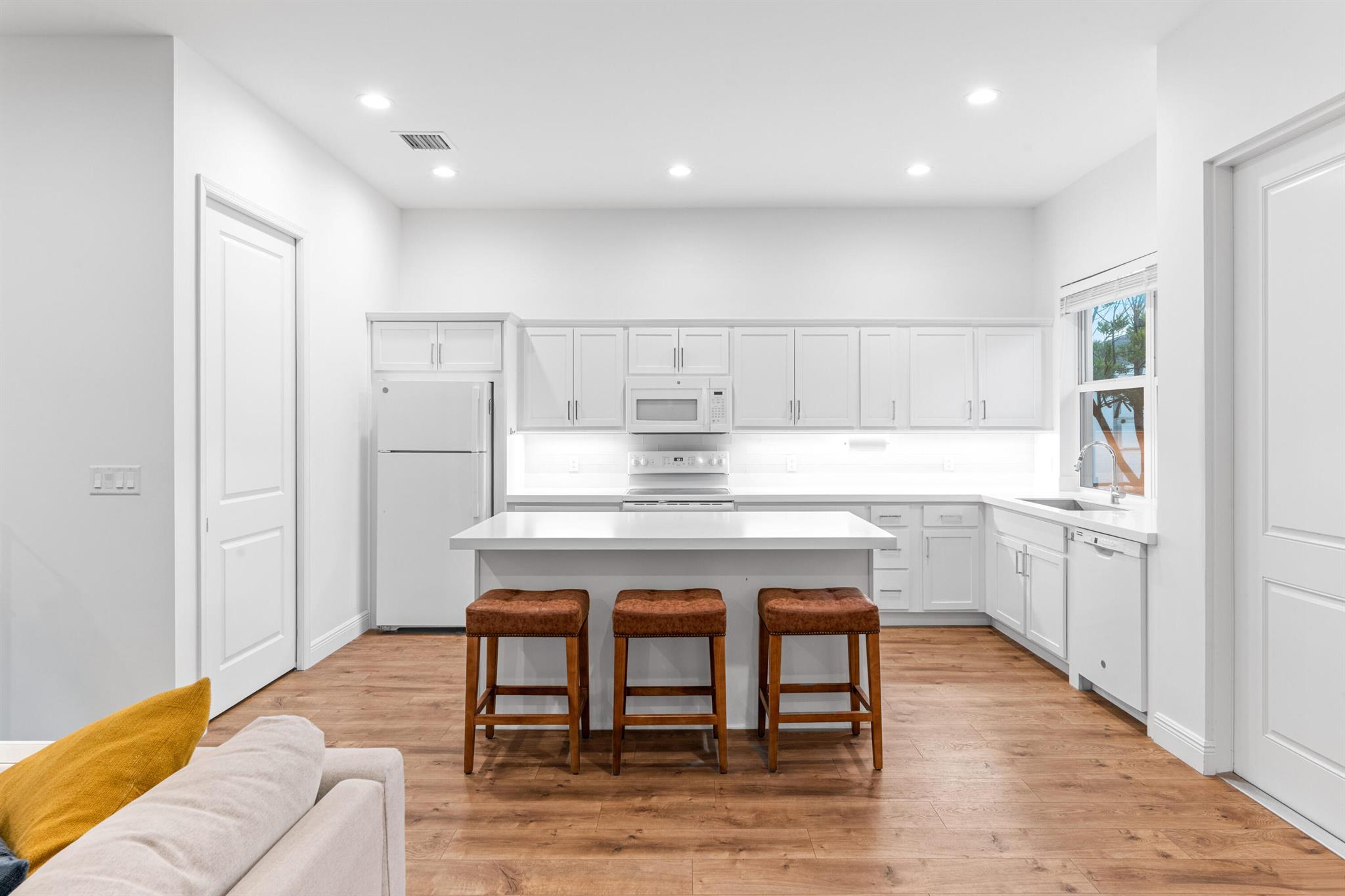 SADDLE CLUB OF WELLINGTON - Residential