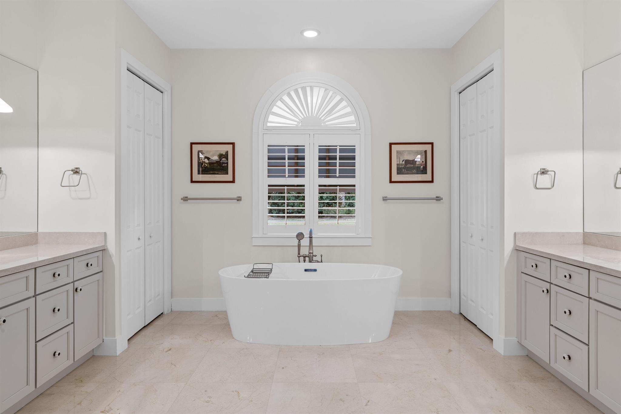 SADDLE CLUB OF WELLINGTON - Residential