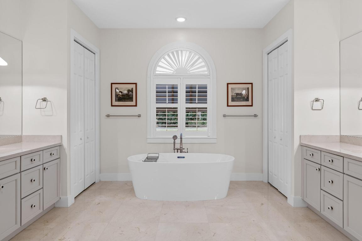 SADDLE CLUB OF WELLINGTON - Residential