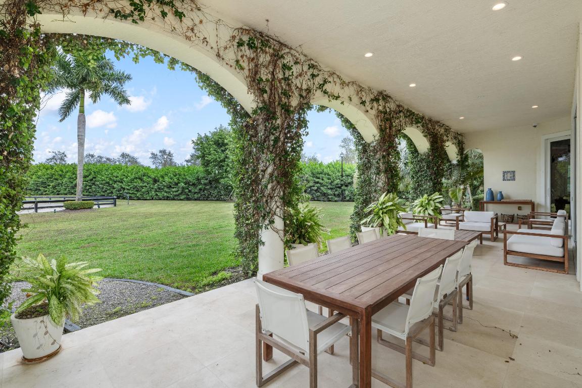 SADDLE CLUB OF WELLINGTON - Residential