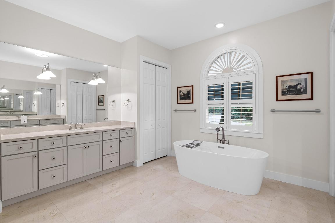 SADDLE CLUB OF WELLINGTON - Residential