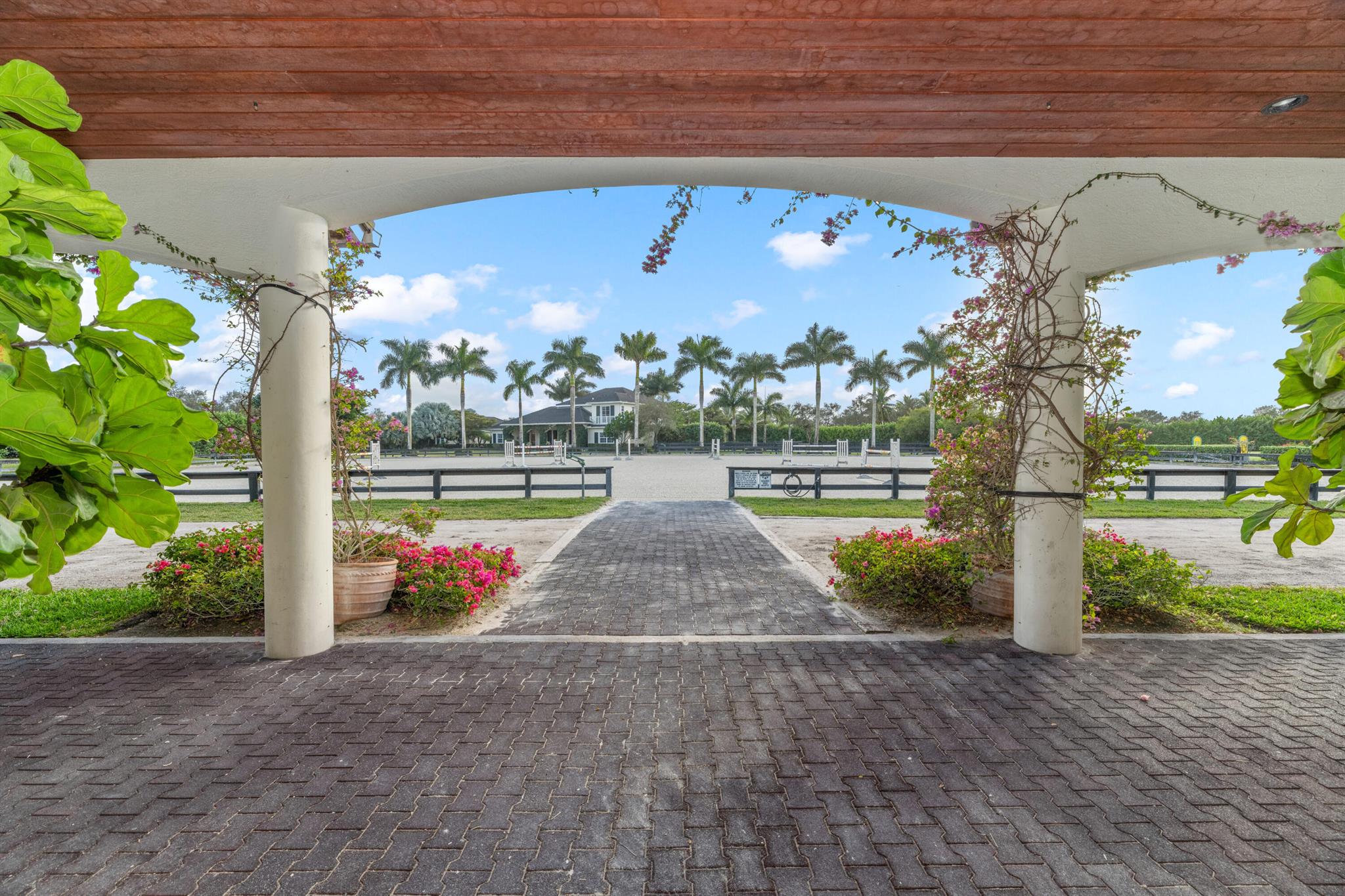 SADDLE CLUB OF WELLINGTON - Residential