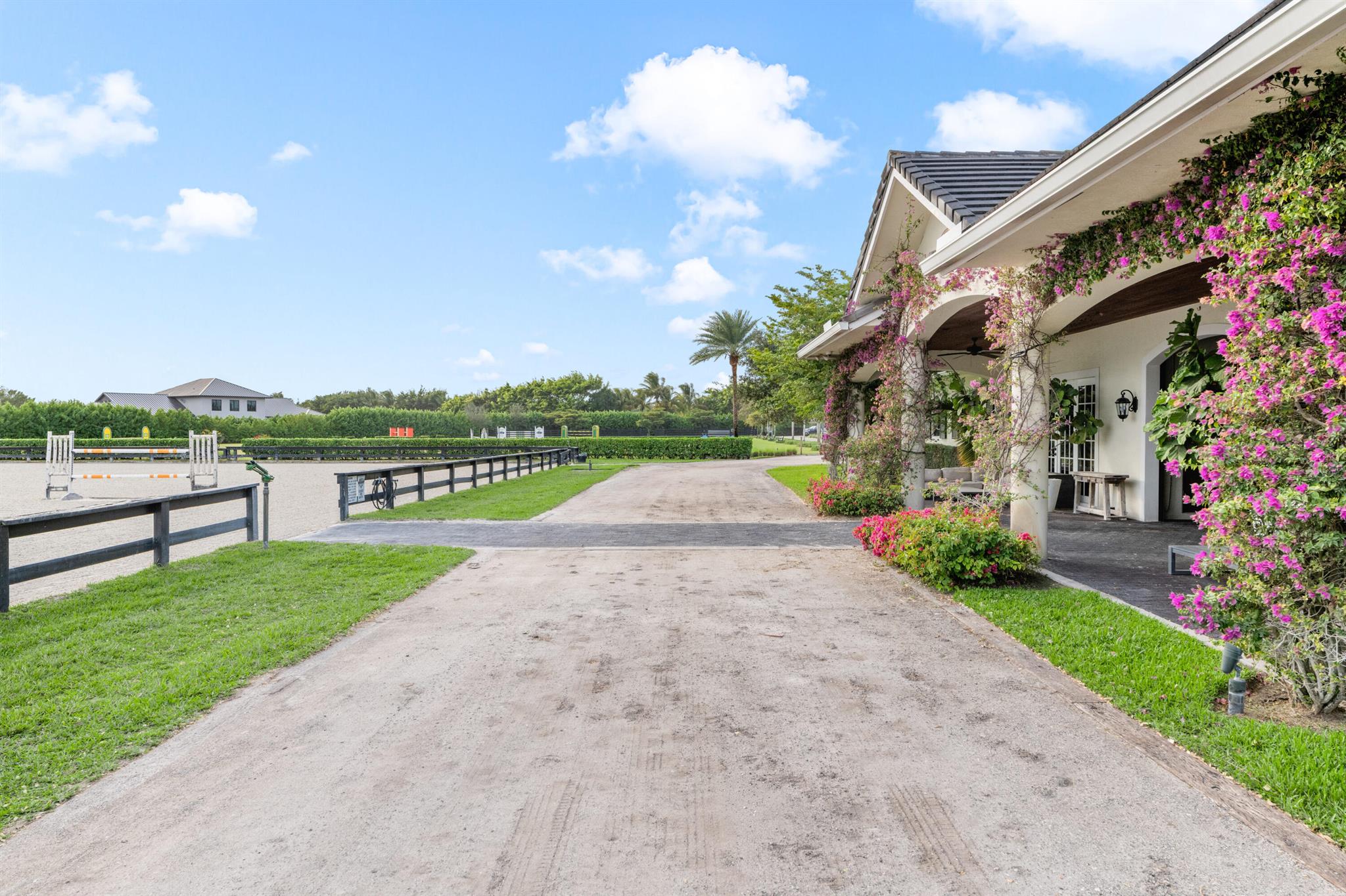 SADDLE CLUB OF WELLINGTON - Residential