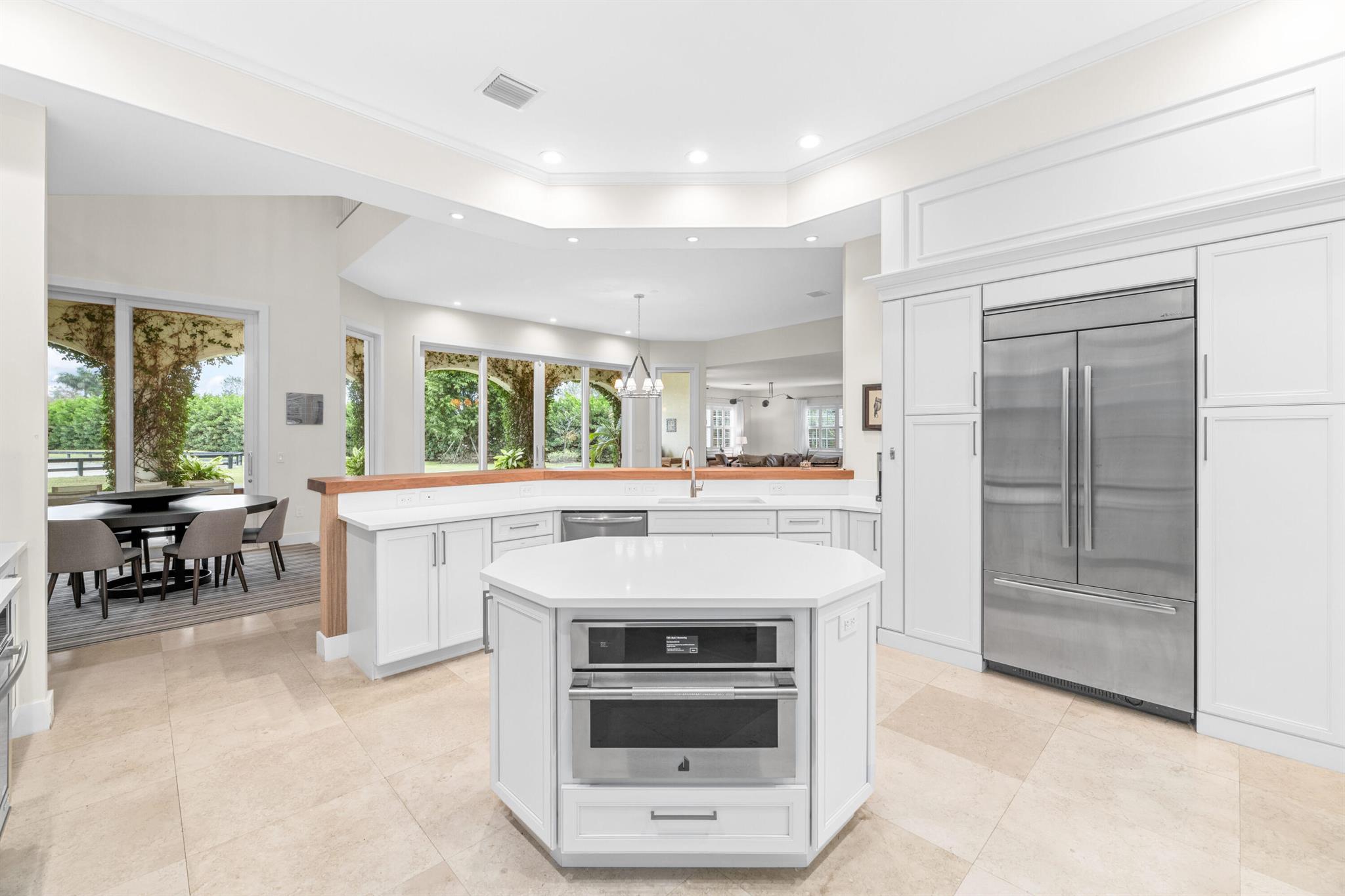 SADDLE CLUB OF WELLINGTON - Residential