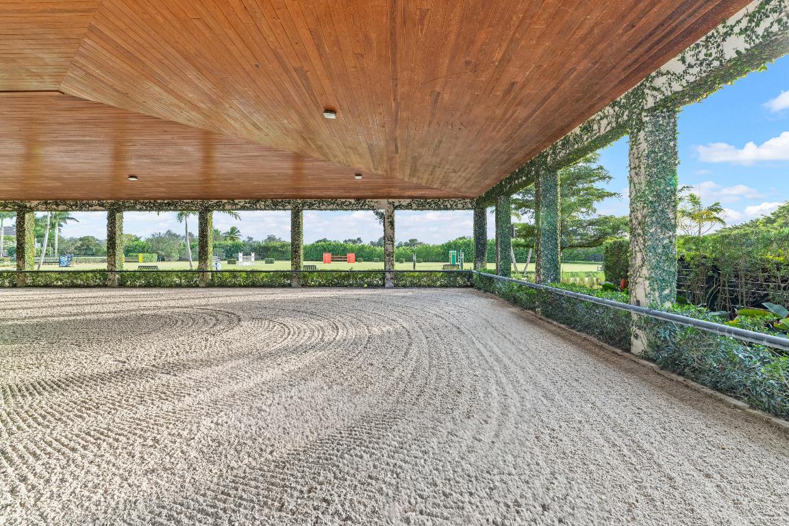 SADDLE CLUB OF WELLINGTON - Residential