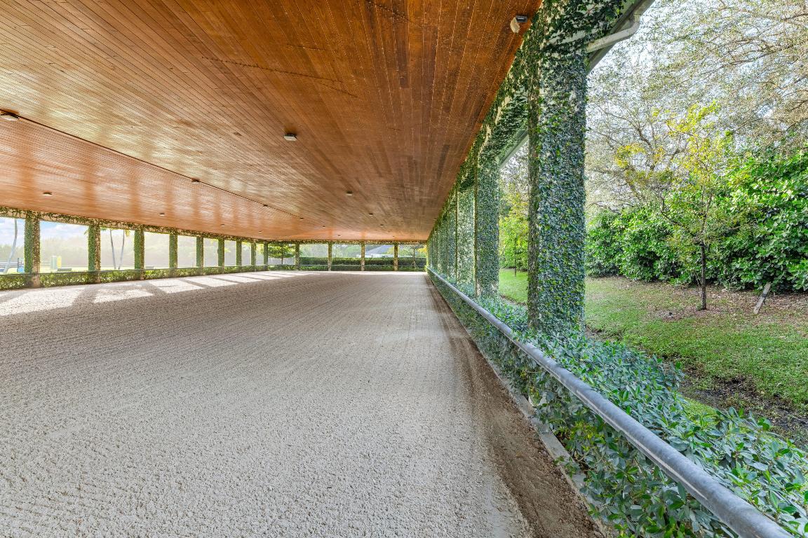 SADDLE CLUB OF WELLINGTON - Residential