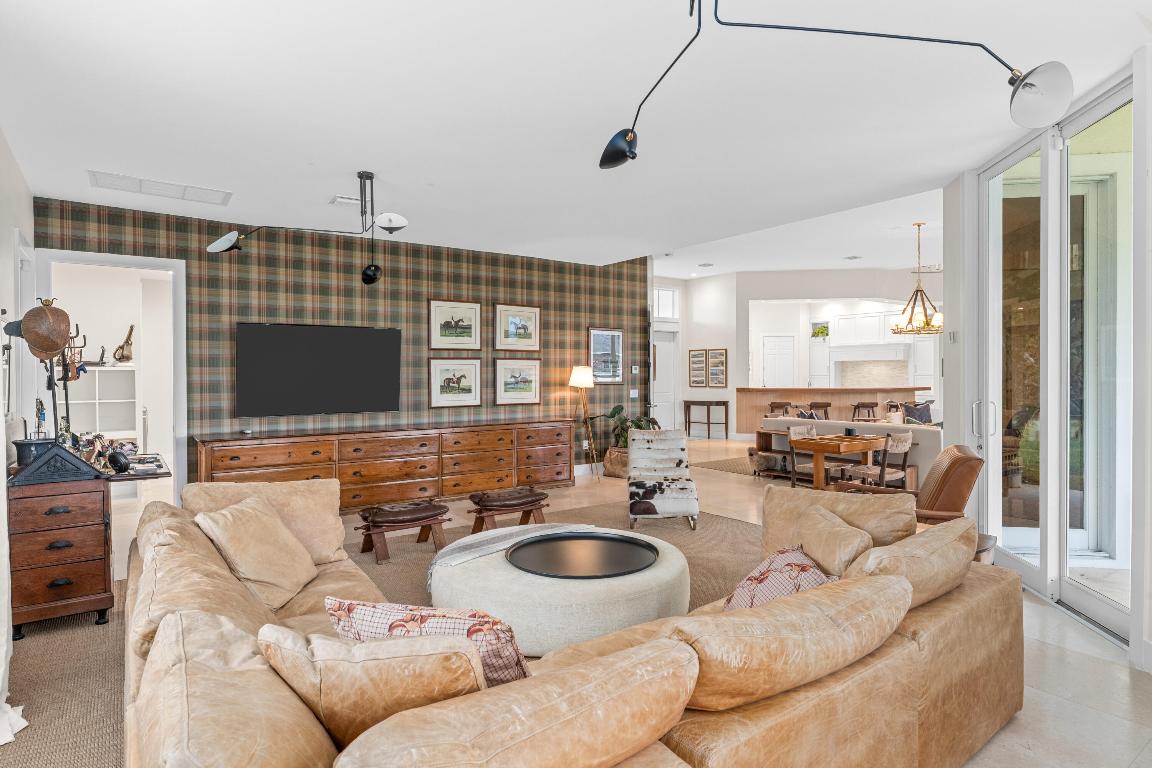 SADDLE CLUB OF WELLINGTON - Residential