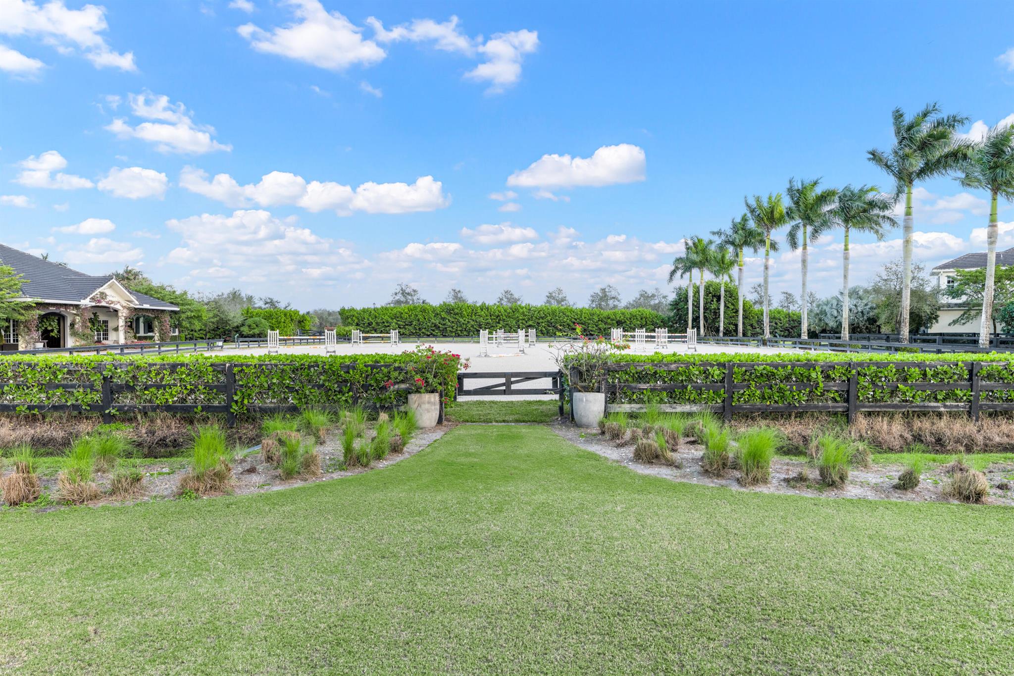 SADDLE CLUB OF WELLINGTON - Residential