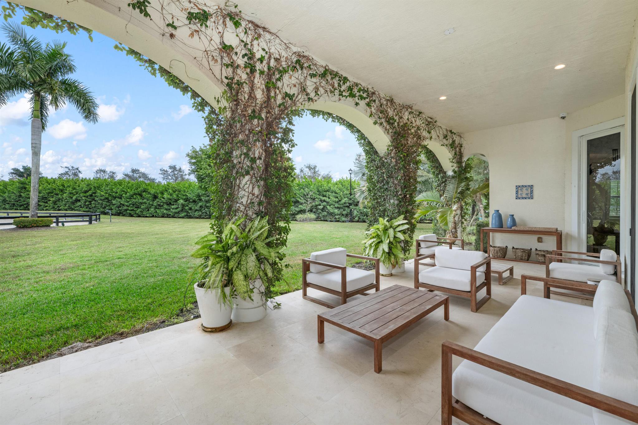 SADDLE CLUB OF WELLINGTON - Residential