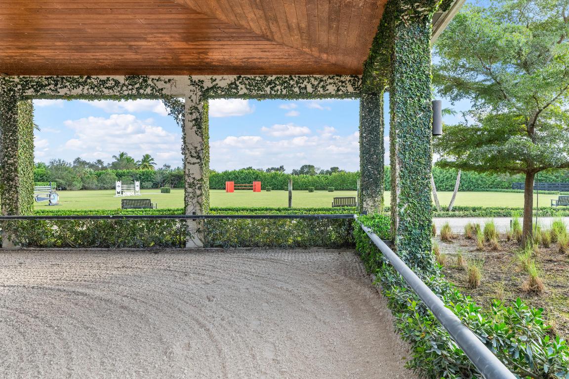 SADDLE CLUB OF WELLINGTON - Residential