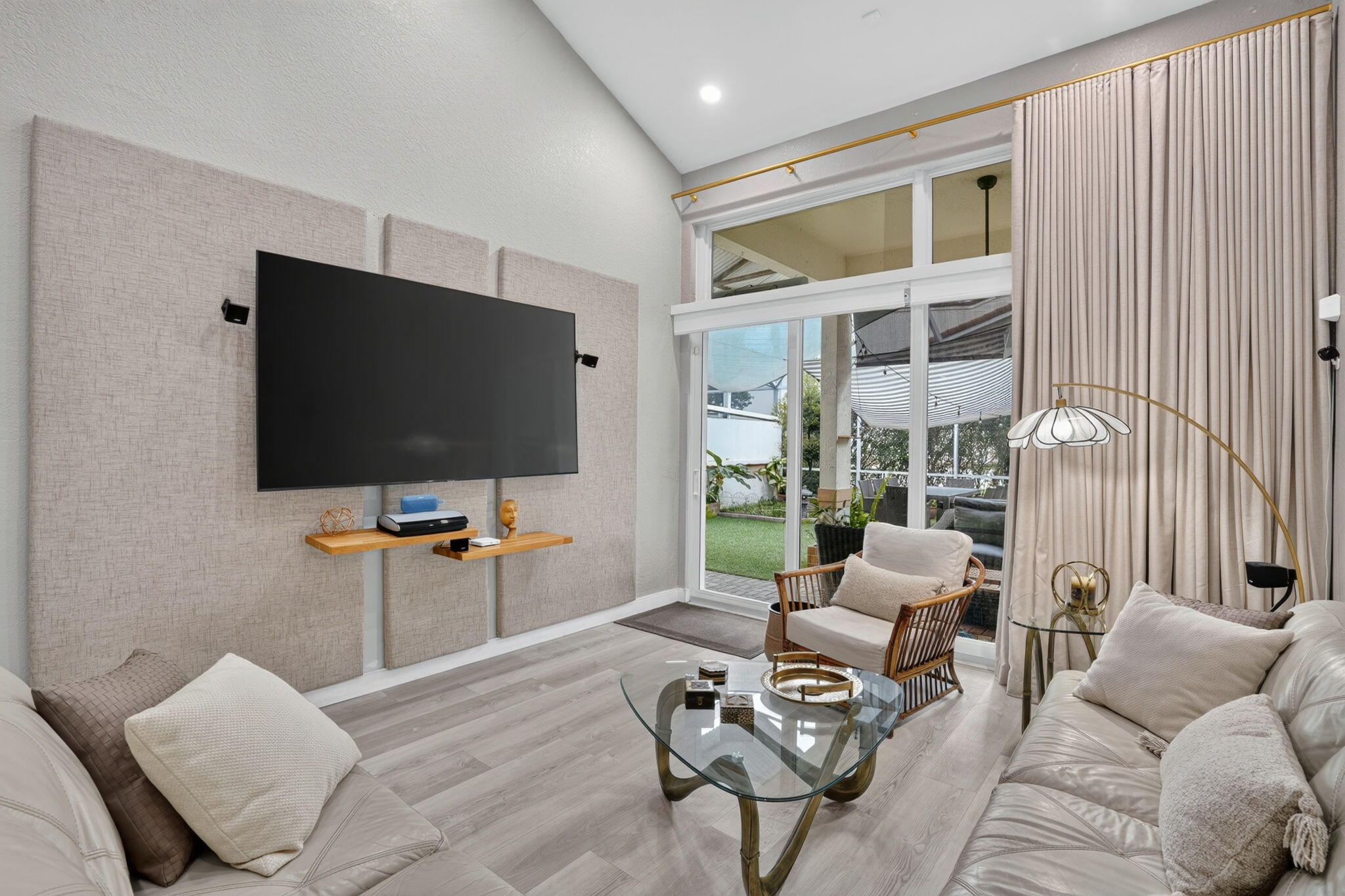 457 W PALM AIRE Drive