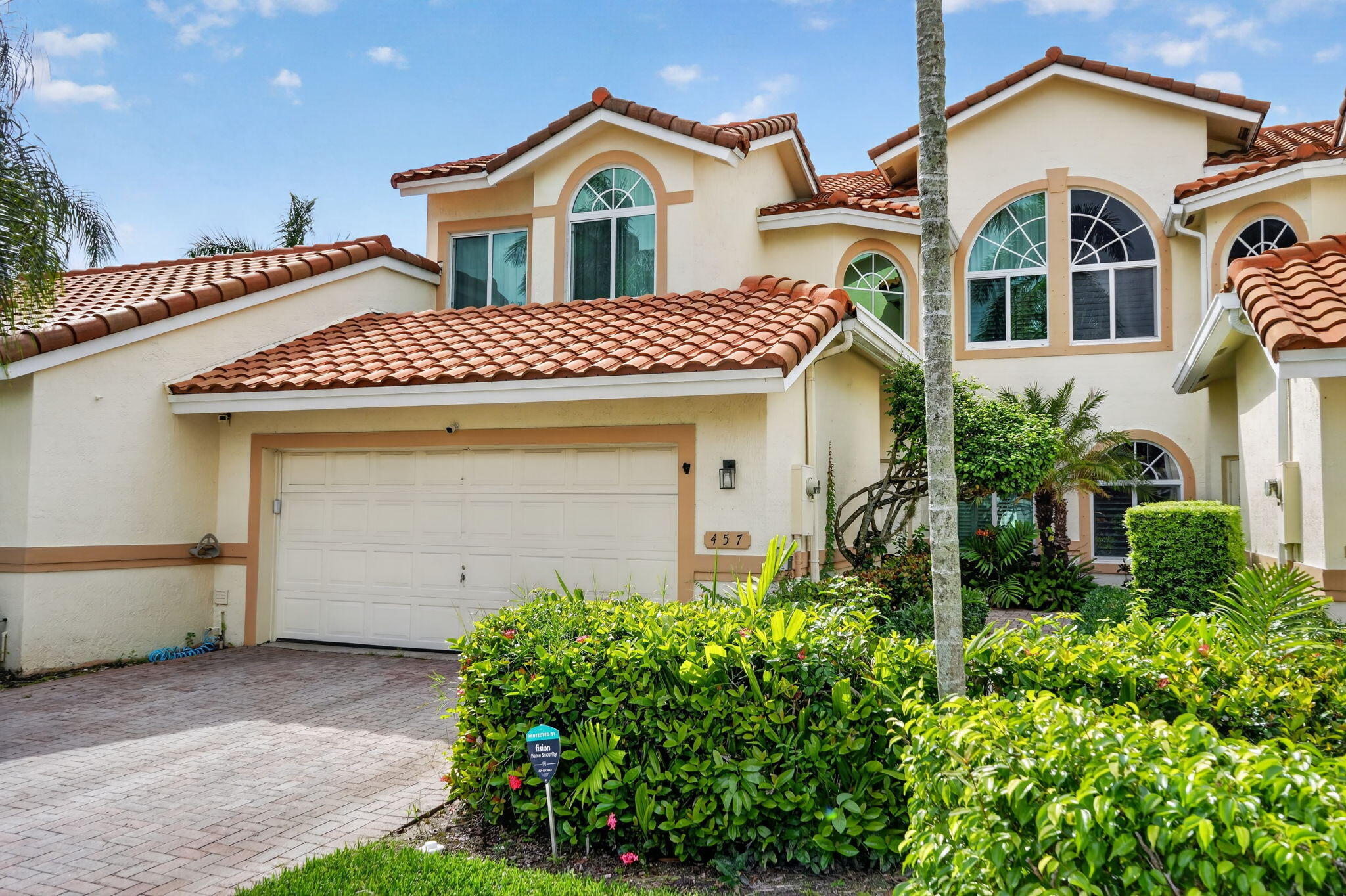 457 W PALM AIRE Drive
