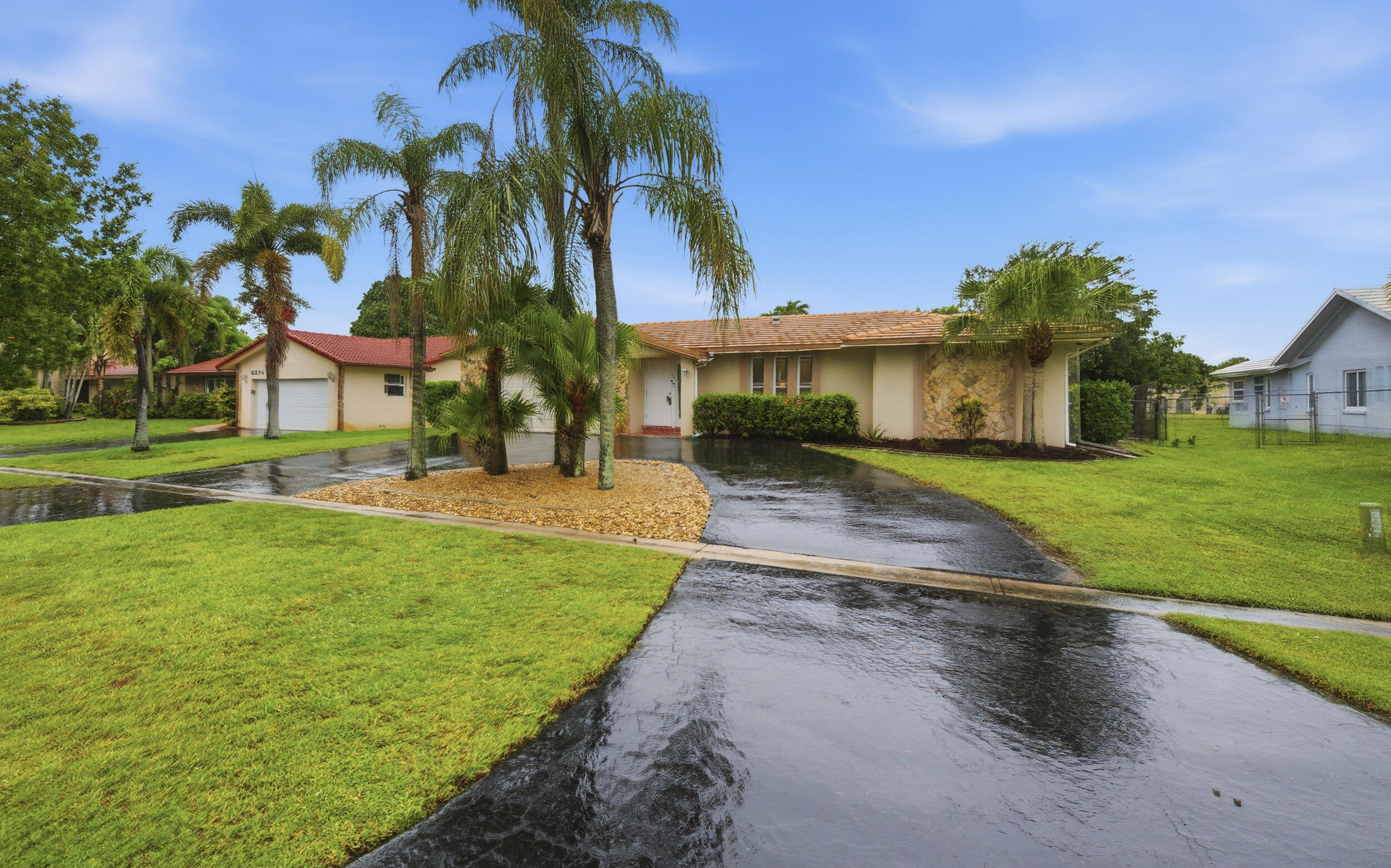 8386 Shadow Wood Boulevard