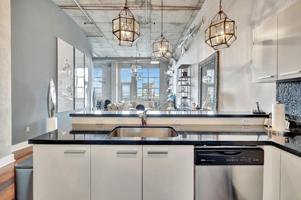 411 NW 1st Avenue 704