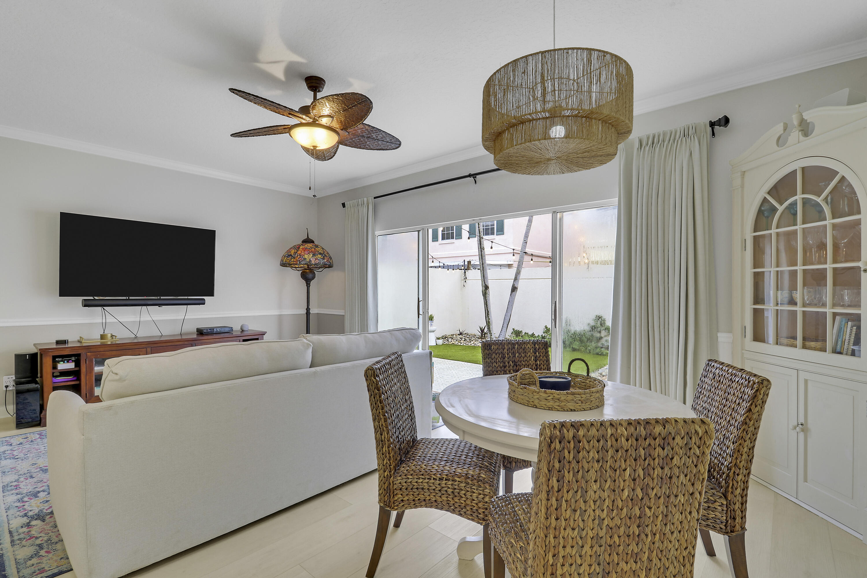 TEQUESTA OAKS - Residential