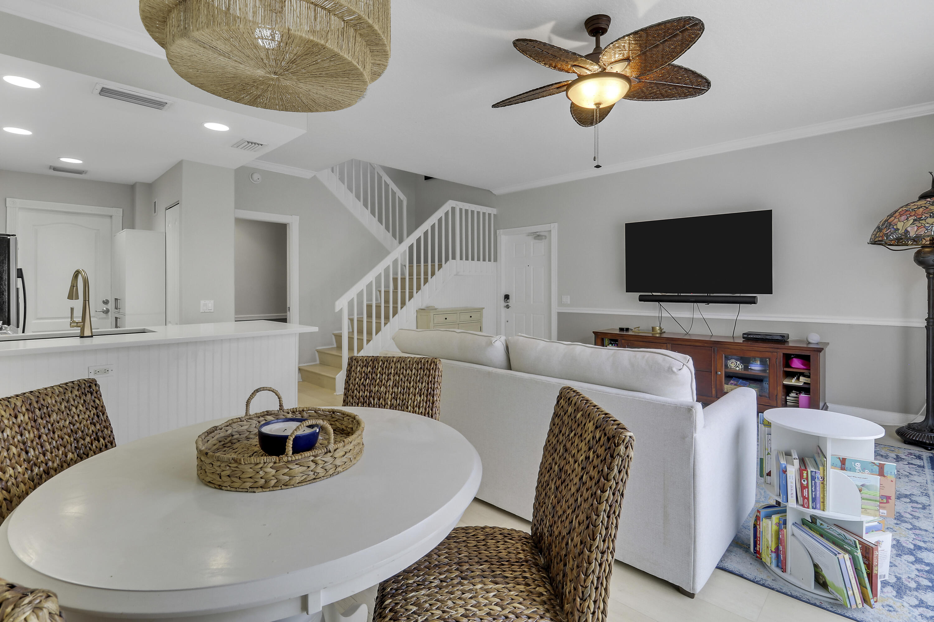 TEQUESTA OAKS - Residential