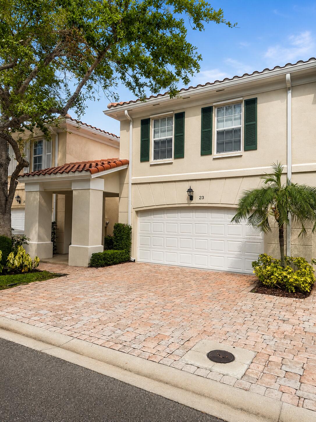 TEQUESTA OAKS - Residential