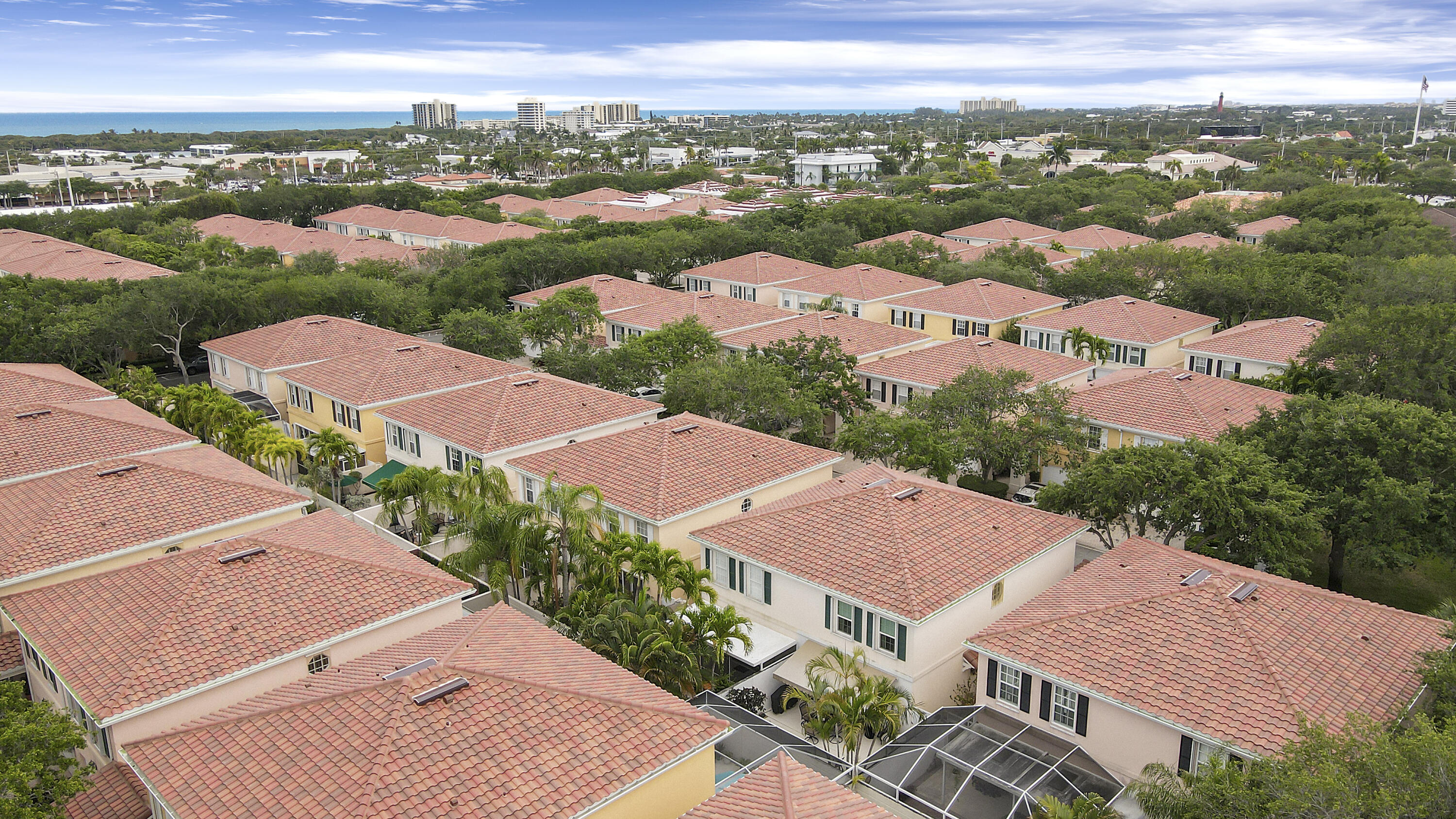 TEQUESTA OAKS - Residential