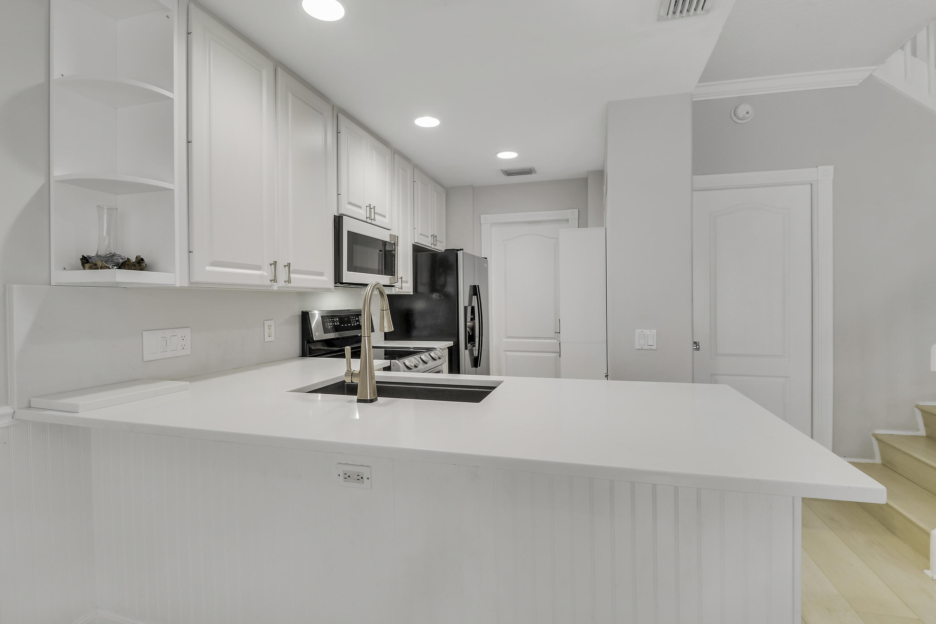 TEQUESTA OAKS - Residential