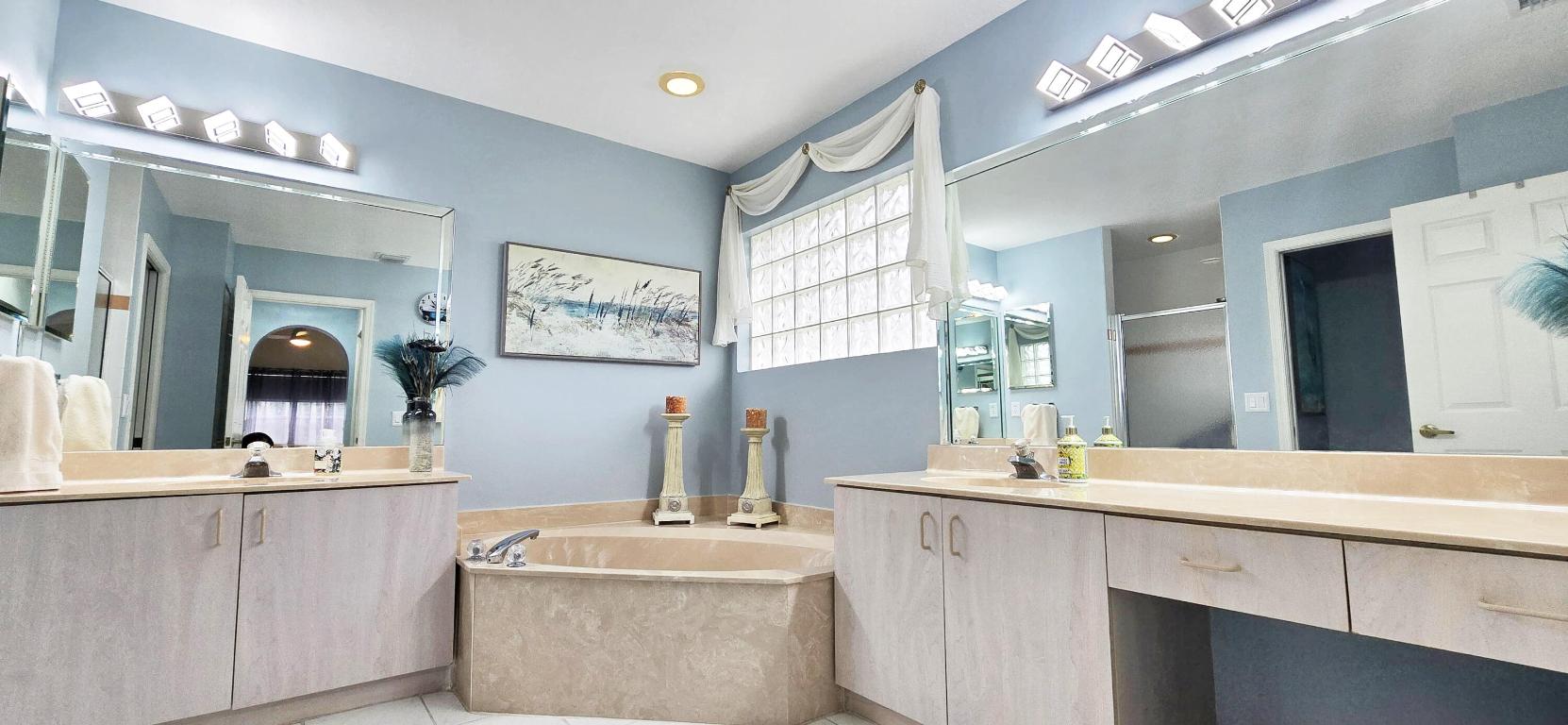 LAKERIDGE GREENS AT PIPERS GLEN - Residential