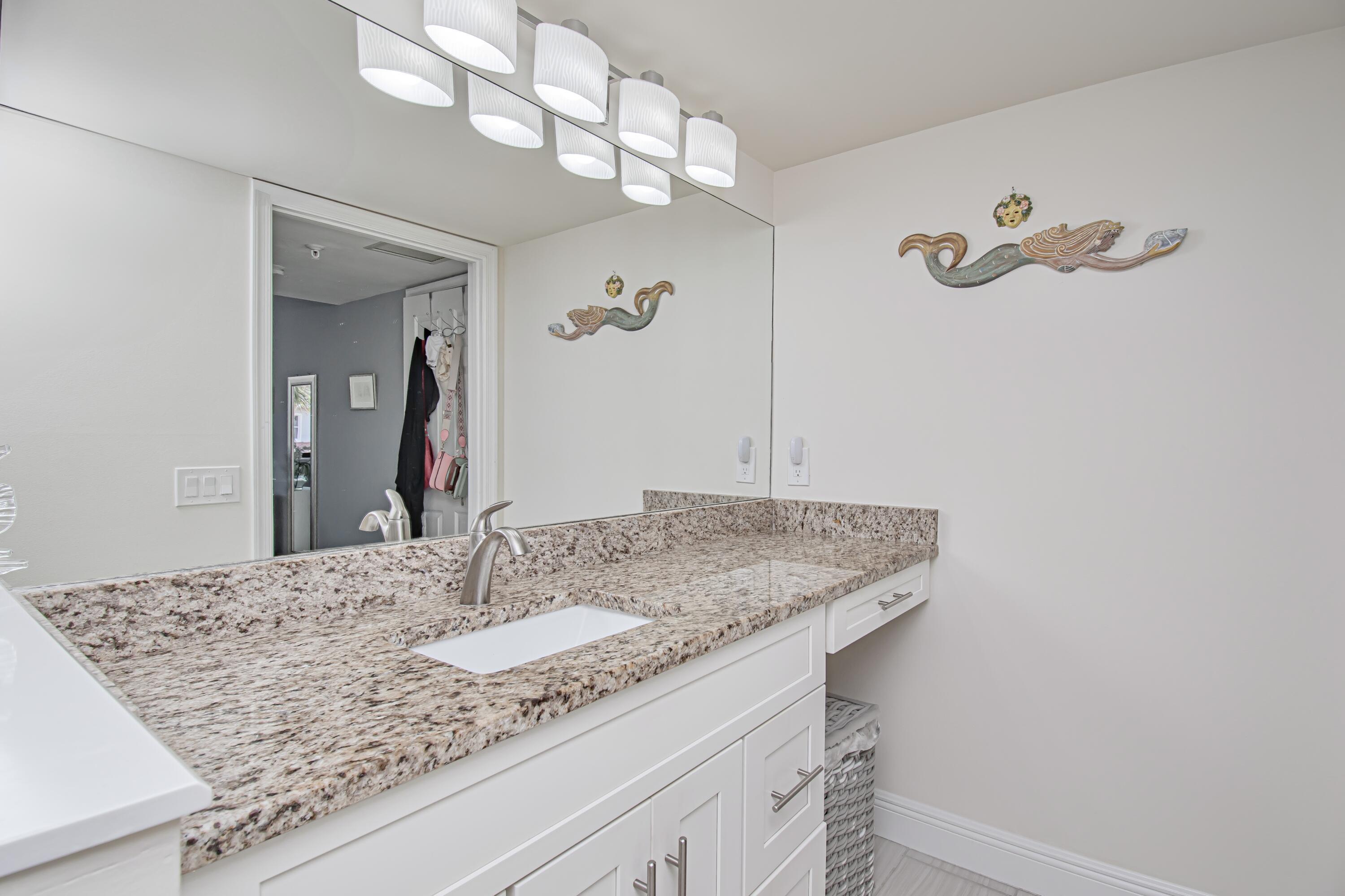 LAKESHORE COLONY I CONDO - Residential