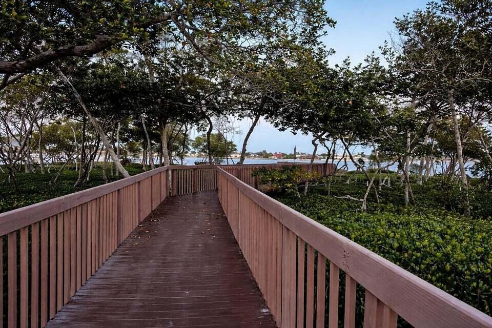 LAKESHORE COLONY I CONDO - Residential