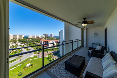 Condominium in North Palm Beach FL 336 Golfview Road 12.jpg