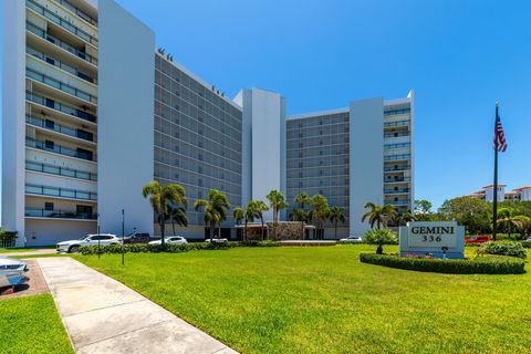 Condominium in North Palm Beach FL 336 Golfview Road 9.jpg