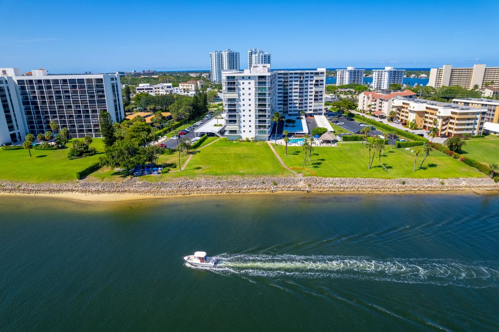 Photo of 336 Golfview Road #1018, North Palm Beach, FL 33408 (MLS # R10989818)