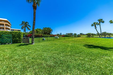 Condominium in North Palm Beach FL 336 Golfview Road 34.jpg