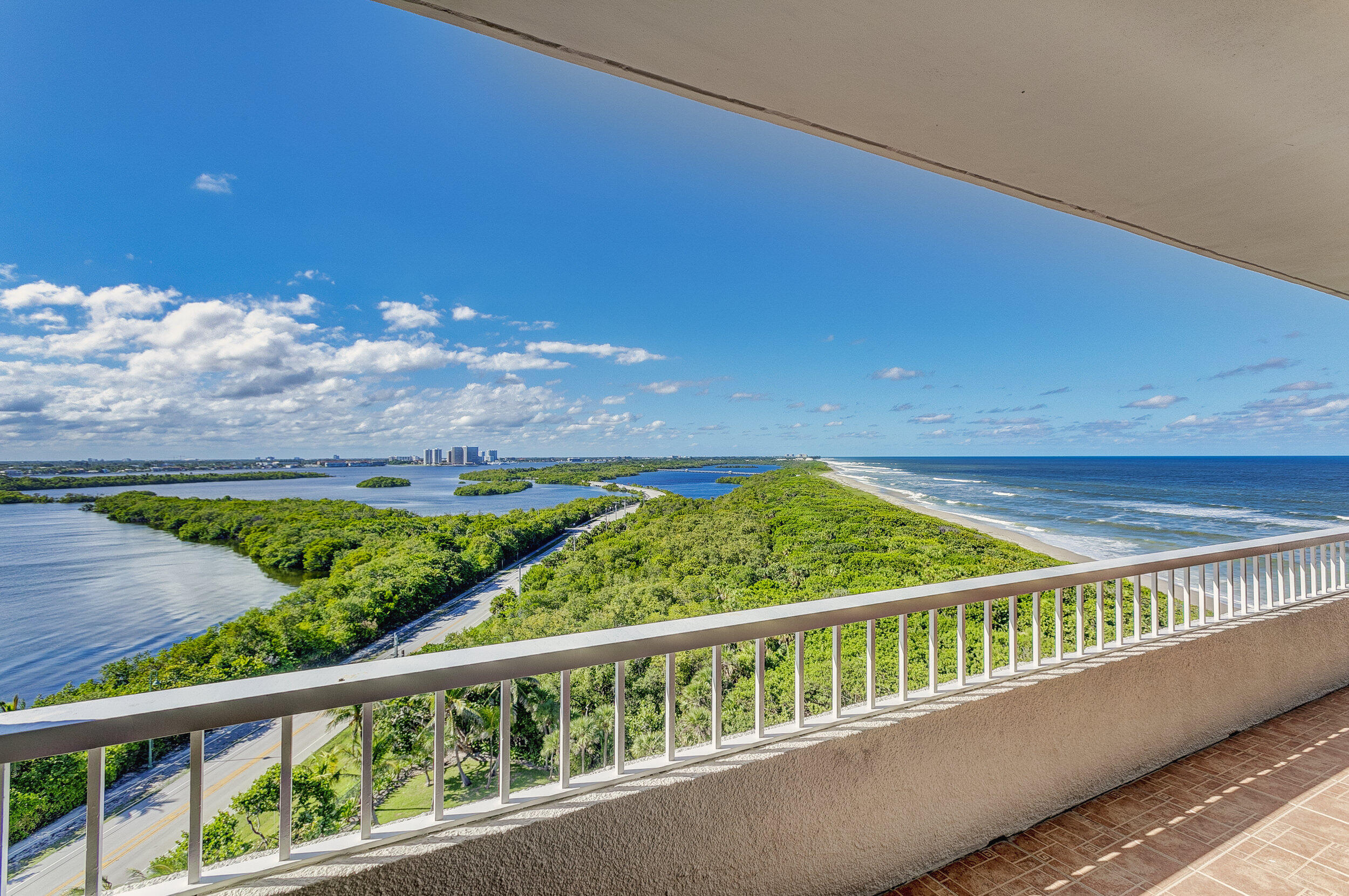 WATER GLADES CONDO - Residential Lease