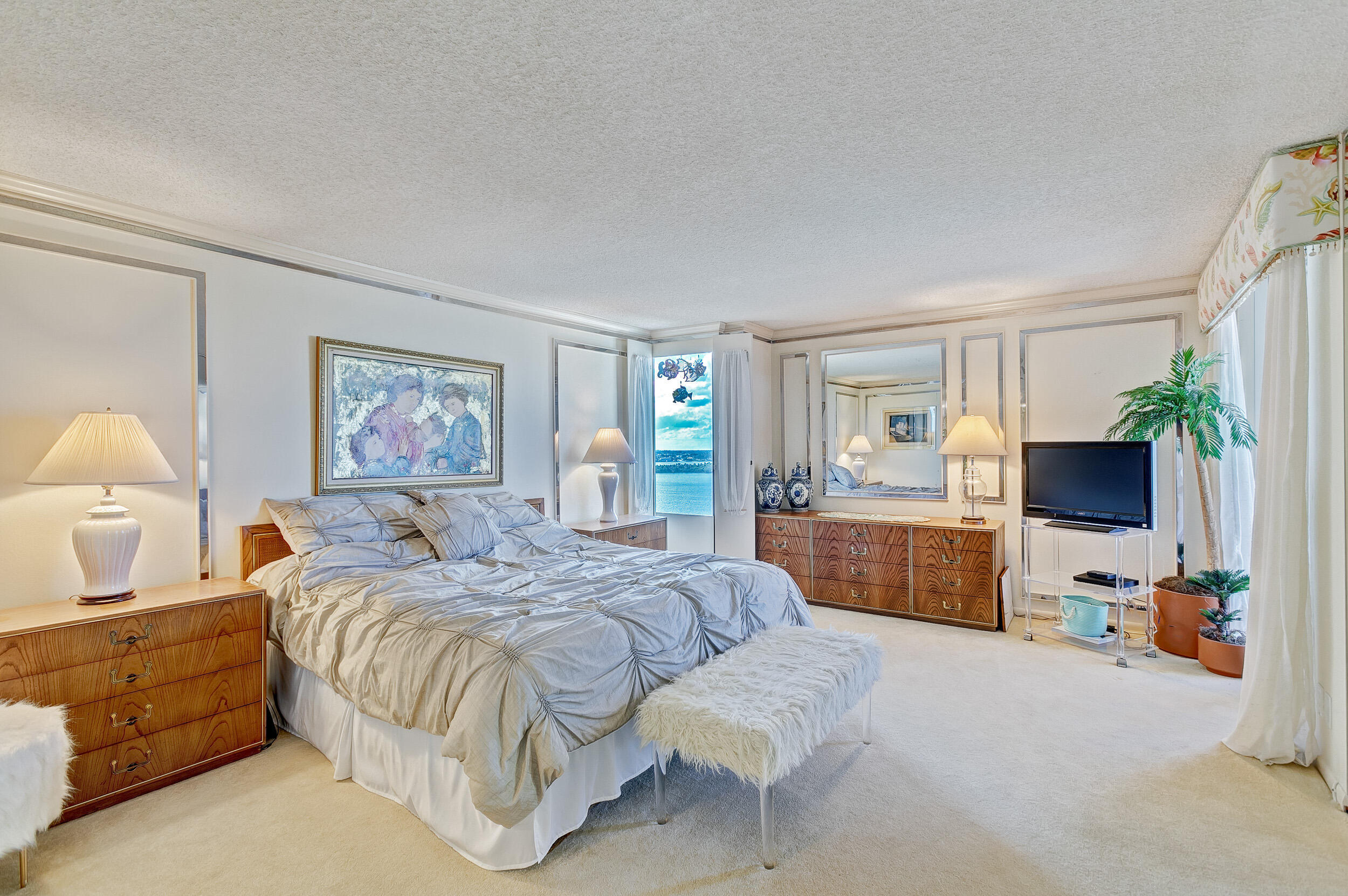 WATER GLADES CONDO - Residential Lease